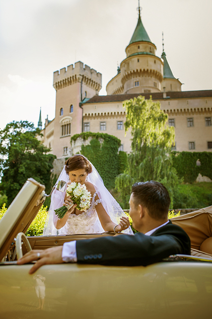 wedding_day_bojnice_castle_AP_prezent